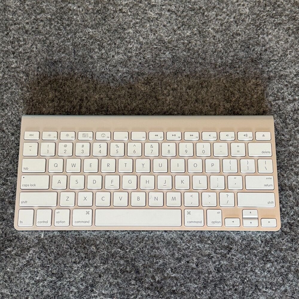 Apple A1314 Magic Wireless Keyboard - Silver, Tested